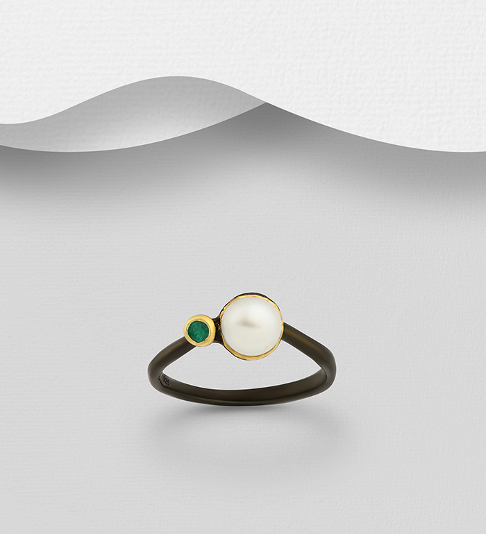 1916-25 - ADIORE JEWELS - 925 Sterling Silver Ring Decorated with Freshwater Pearl and Emerald, Plated with 3 Micron 22K Yellow Gold and Black Rhodium
