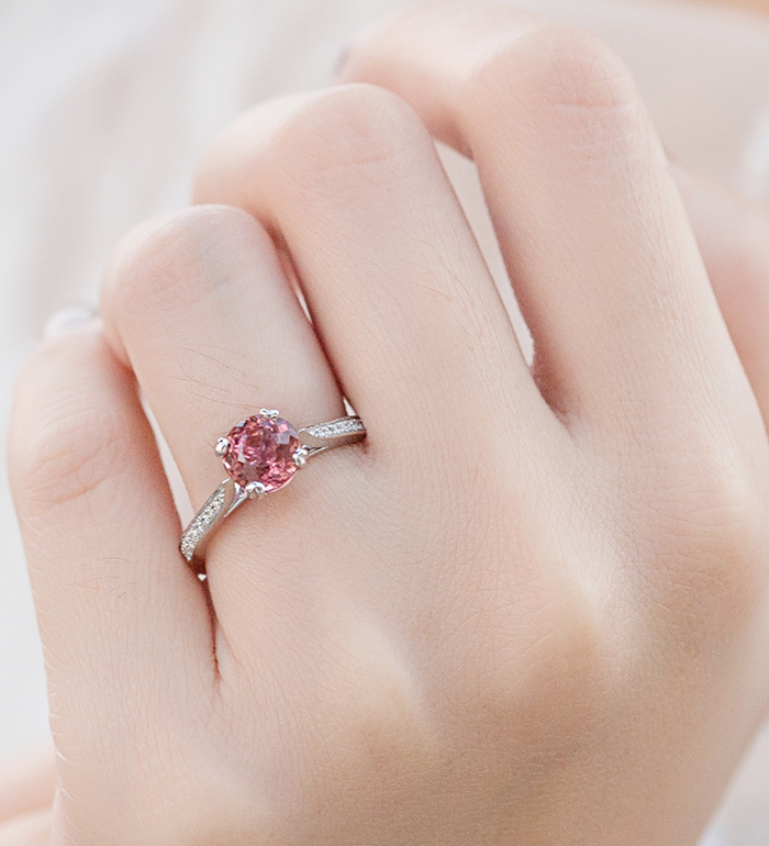 33-0080 - Engagement Ring in 18K White Gold, Decorated with Rose Tourmaline and Diamonds.