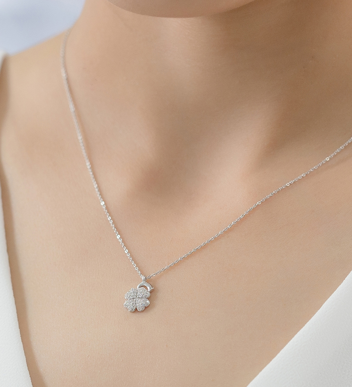 33-0089 - Wholesale Mini Clover Necklace in 18K White Gold, Decorated with Diamonds.