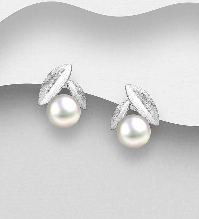 1063-458 - Wholesale 925 Sterling Silver Matte Leaf Push-Back Earrings Decorated with Freshwater Pearls