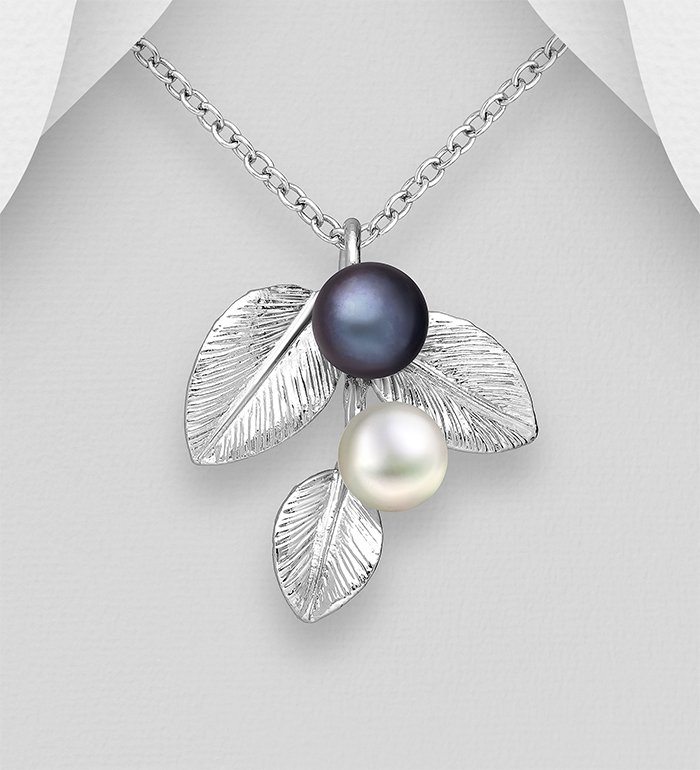 382-1023 - Wholesale 925 Sterling Silver Leaf Pendant Decorated With Fresh Water Pearls