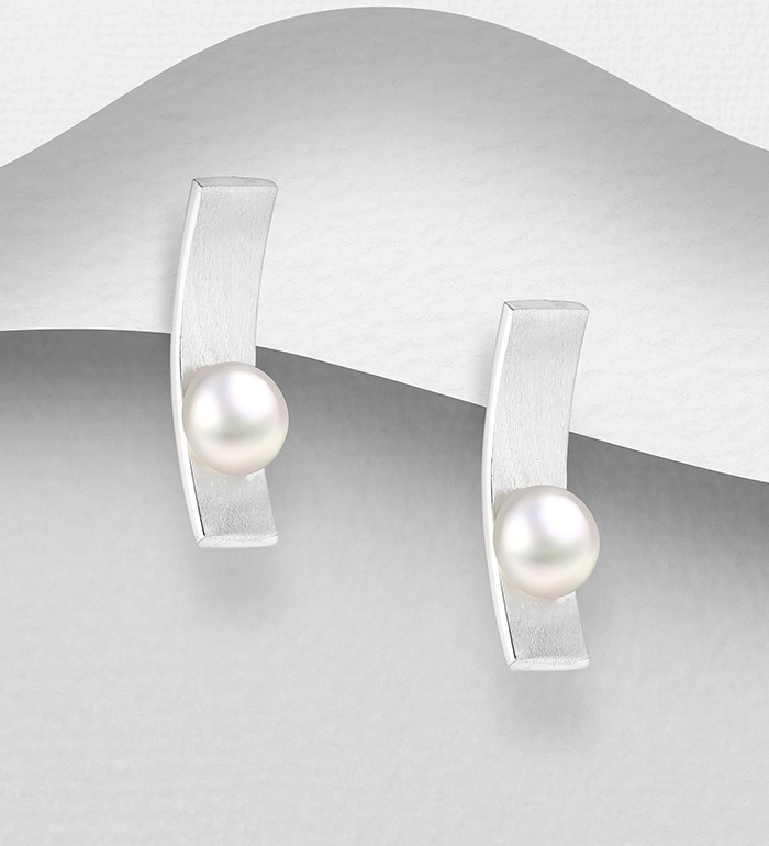 382-2821 - Wholesale 925 Sterling Silver Matte Push-Back Earrings Decorated With Fresh Water Pearls