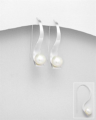 382-5058 - Wholesale 925 Sterling Silver Hook Earrings Decorated With Fresh Water Pearls